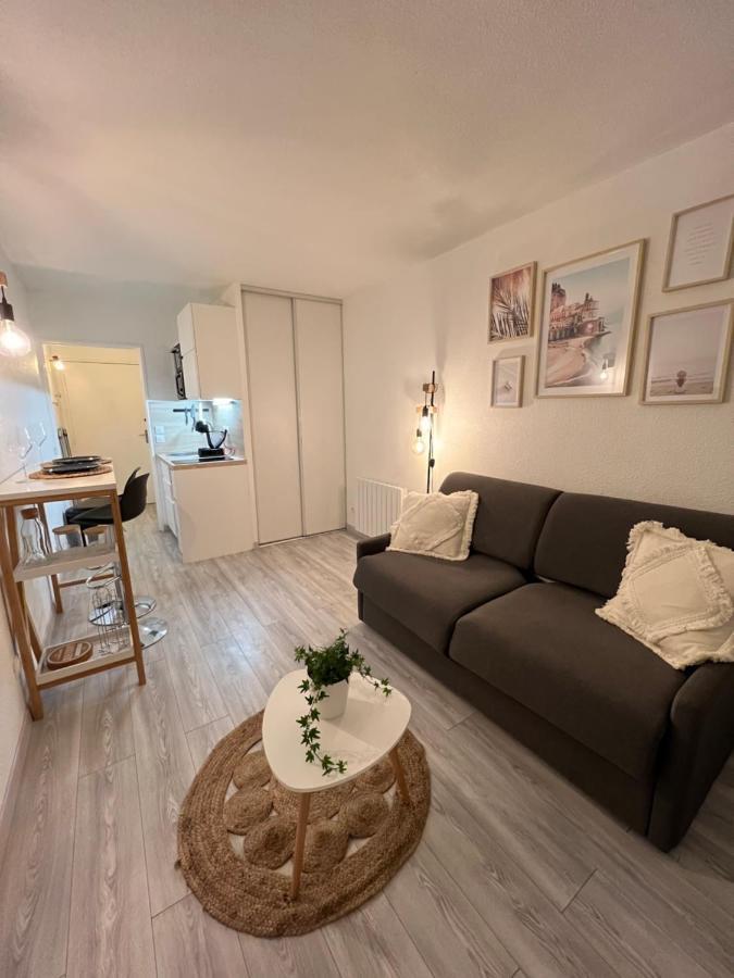 Apartment Port